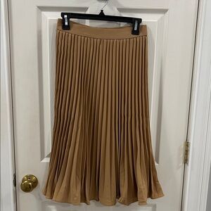 Elegant Tan Pleated Skirt